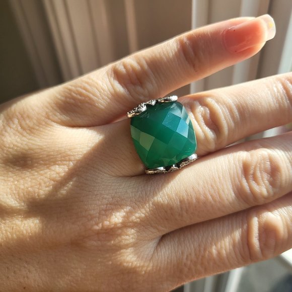 Genuine Green Agate, Marcasite and Sterling Silver Ring, size 7 - Picture 5 of 10